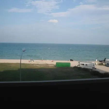 Guardando Il Mare * Lido di Fermo